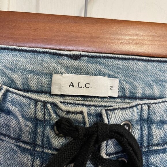A.L.C. Women's Light Wash Yoko Lace Up Front Mid Rise Slim Relaxed Jeans Size 2 - Picture 3 of 8